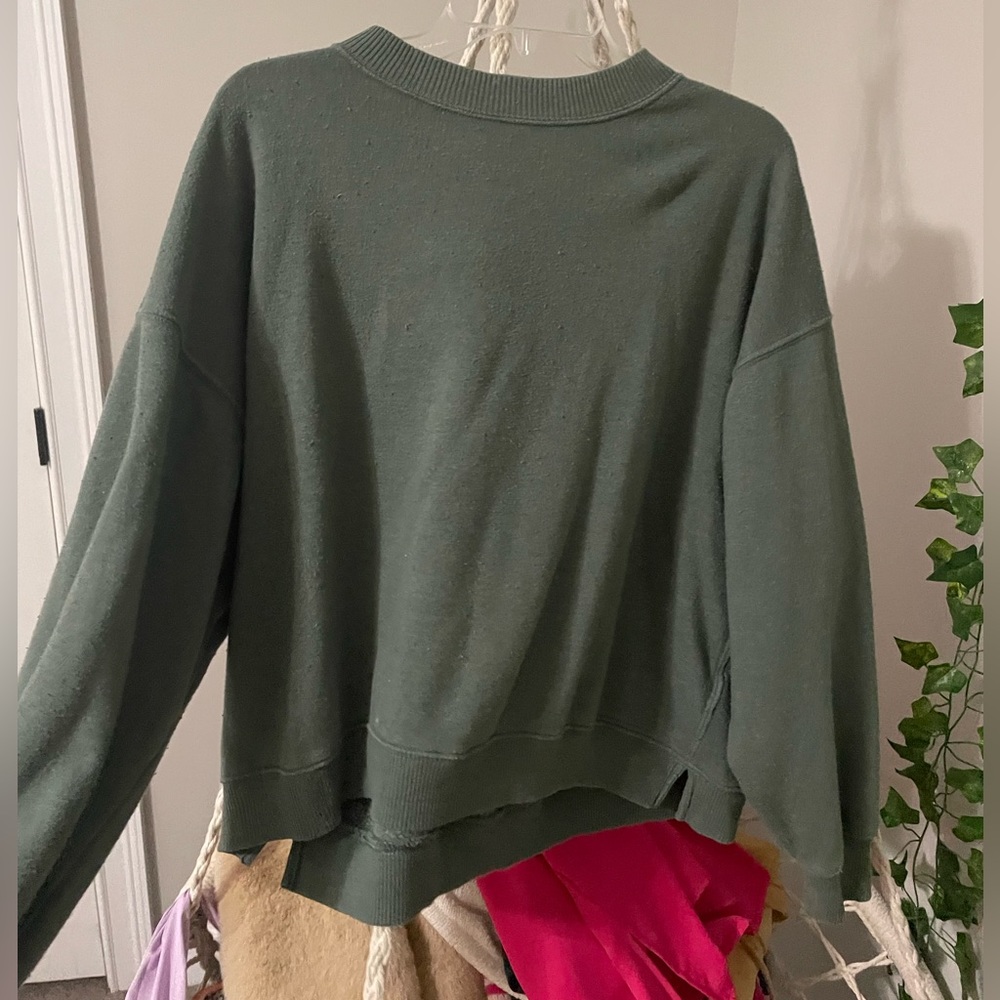 American eagle crew neck size small